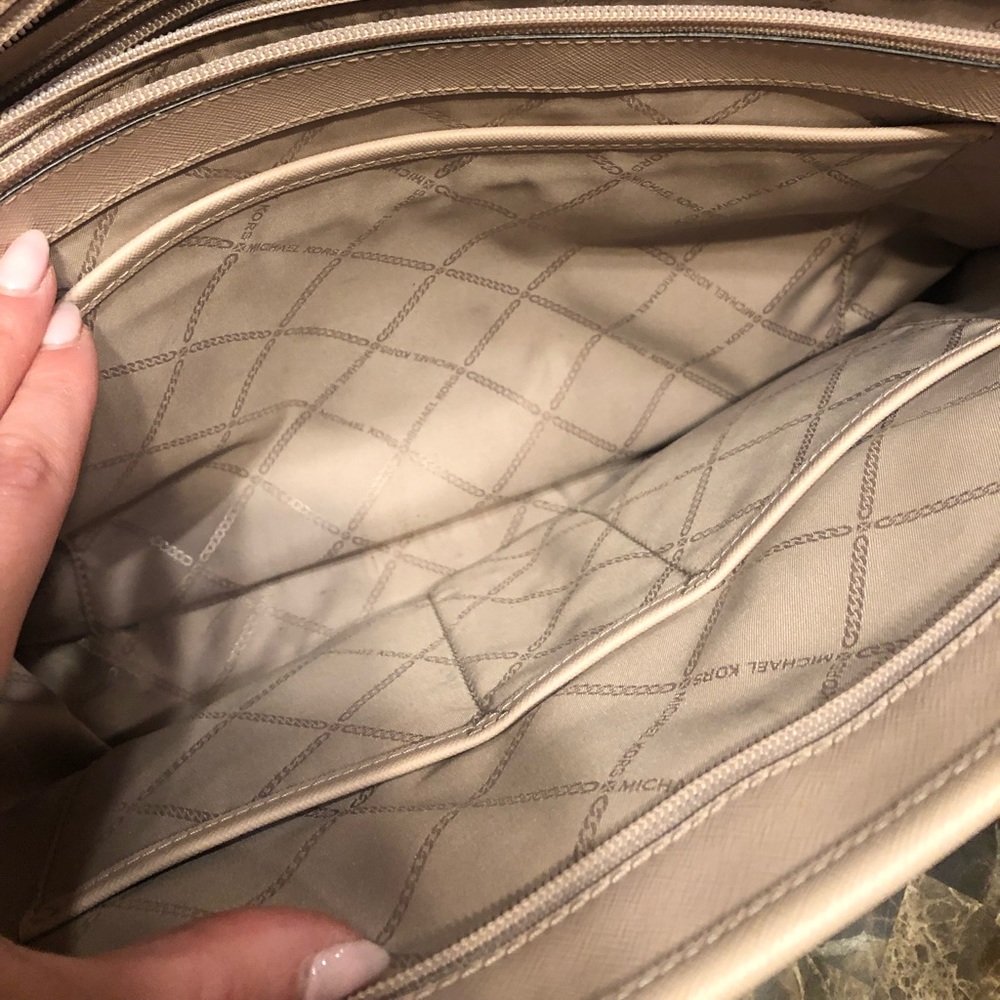 Michael Kors Tote Purse Large!